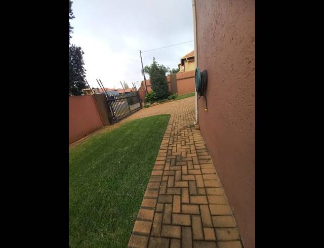 3 BEDROOM HOUSE FOR SALE IN AERORAND